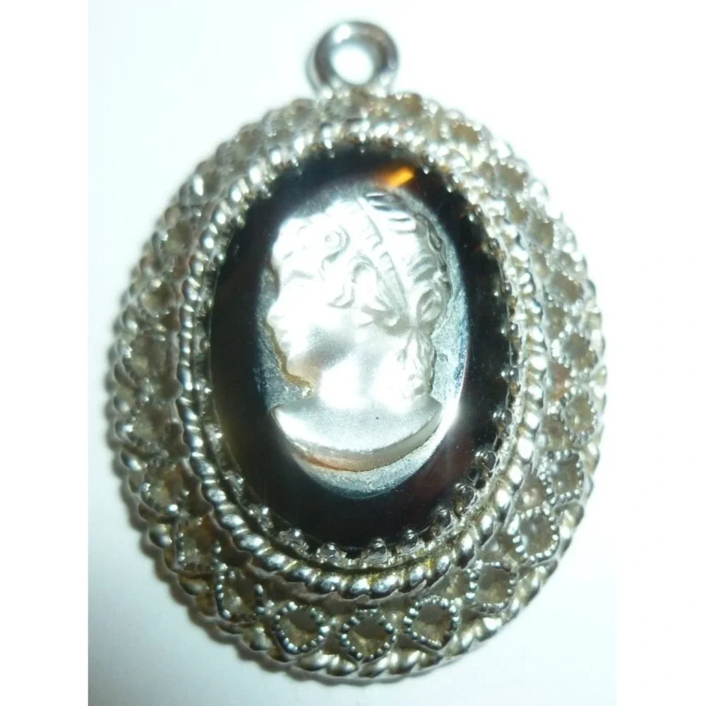 Vintage Silver Tone Filigree Oval Cameo Pendant Left Facing Female Profile Charm